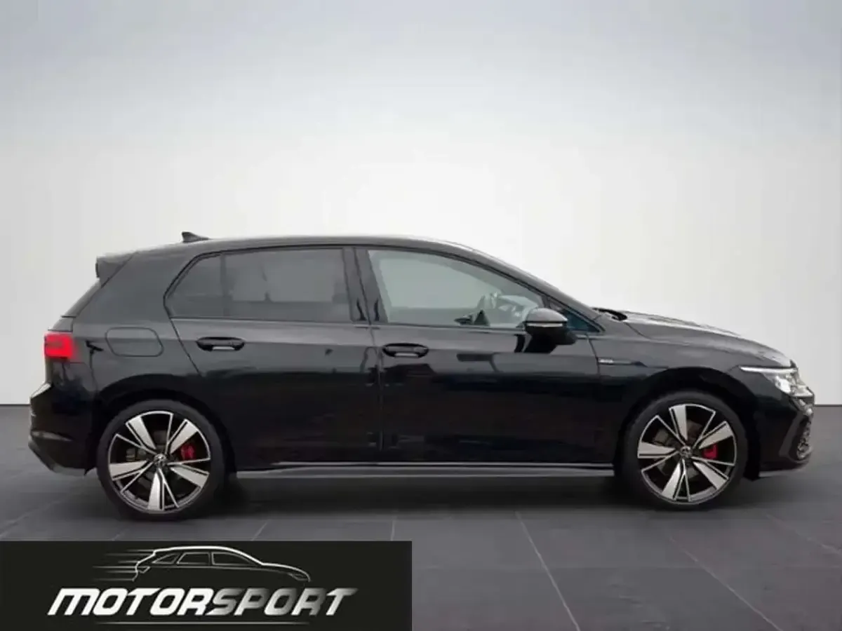 Usata VW Golf VIII Pro 200 CV (147 kW) 2022 Deep black perla Berlina