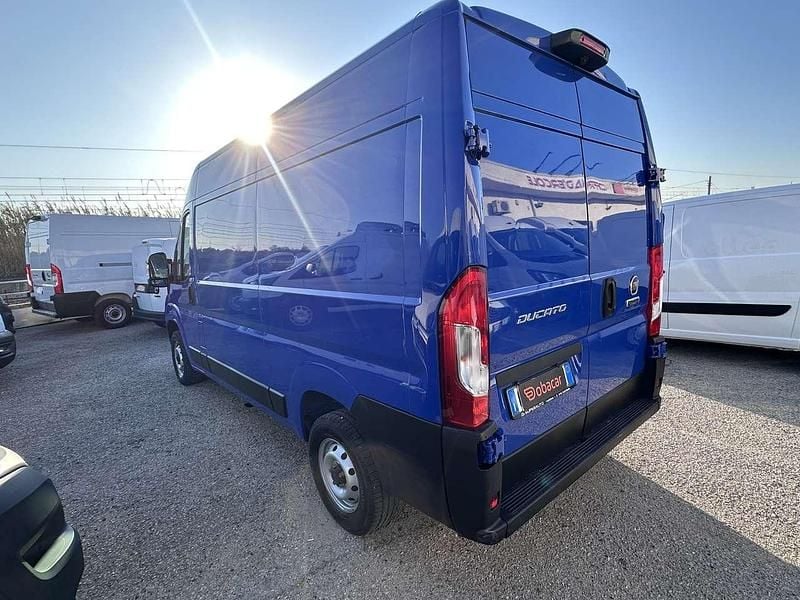 Usata Fiat Ducato 140 CV (102 kW) 2022 Blu/azzurro Furgone