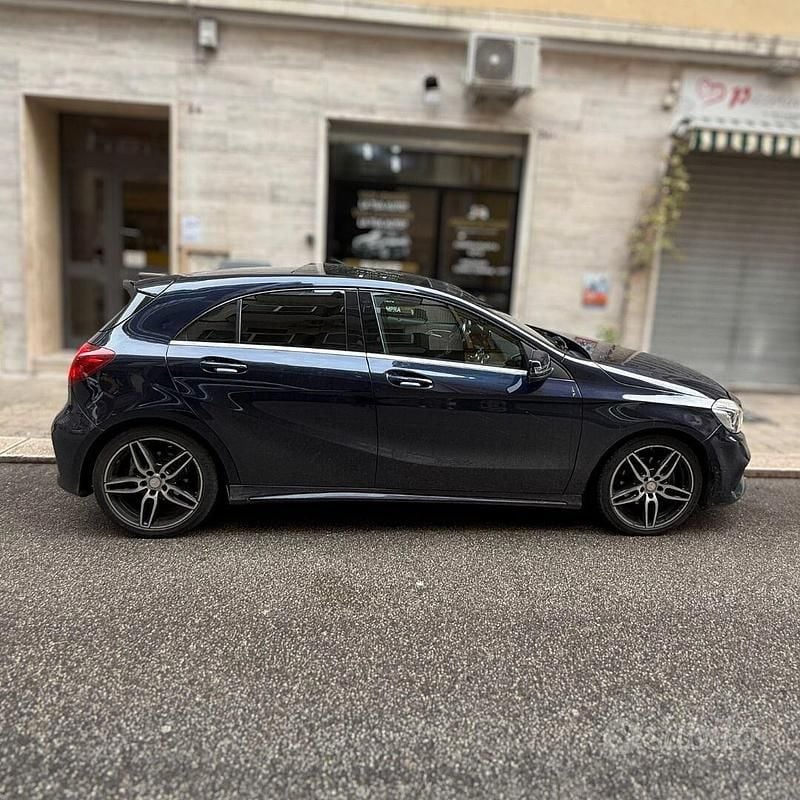 Usata Mercedes A160 Premium 90 CV (66 kW) 2016 Blu Berlina
