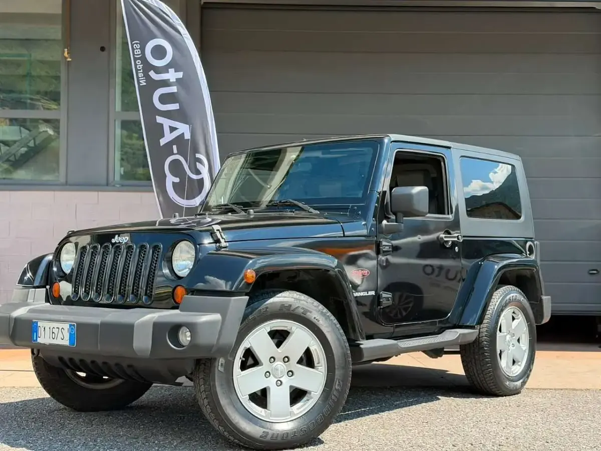 Usata Jeep Wrangler Sahara 177 CV (130 kW) 2009 Nero SUV