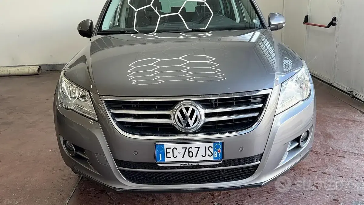 Usata VW Tiguan Sportline 140 CV (102 kW) 2010 Grigio SUV