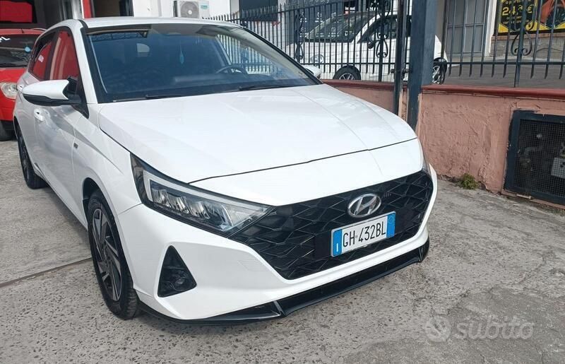 Bianco Usata 2022 Hyundai i20 Due volumi | 16.500 € (Buon prezzo) - Immagine 1/4