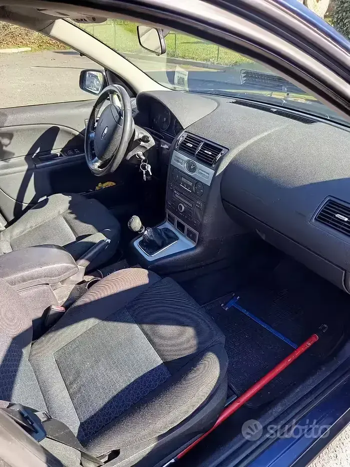 Usata Ford Mondeo 131 CV (96 kW) 2005 Blu Station wagon