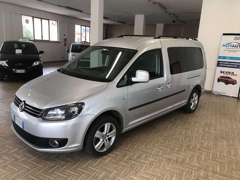 Begagnad VW Caddy 102 HK (75 kW) 2012 Silver Minibuss