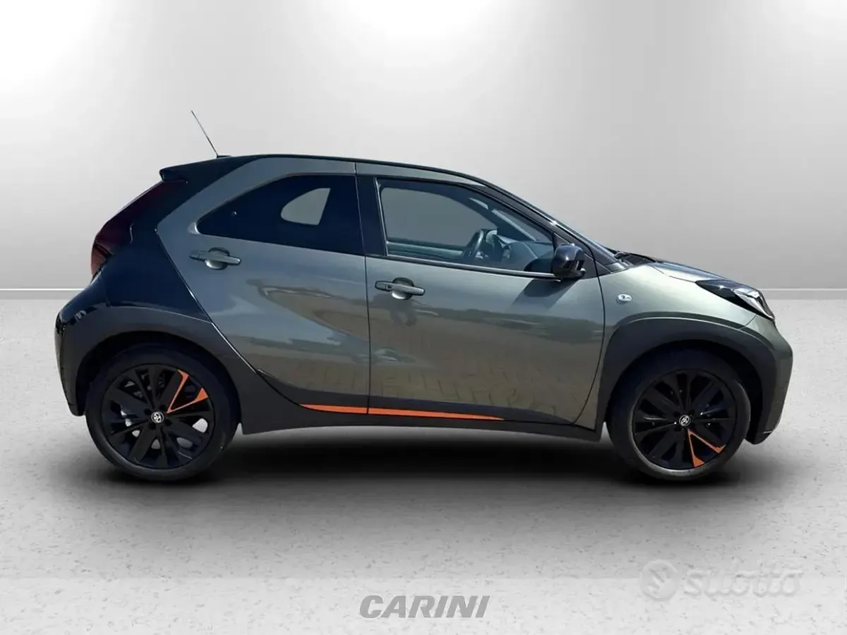 Usata Toyota Aygo X Limited 72 CV (52 kW) 2022 Verde SUV
