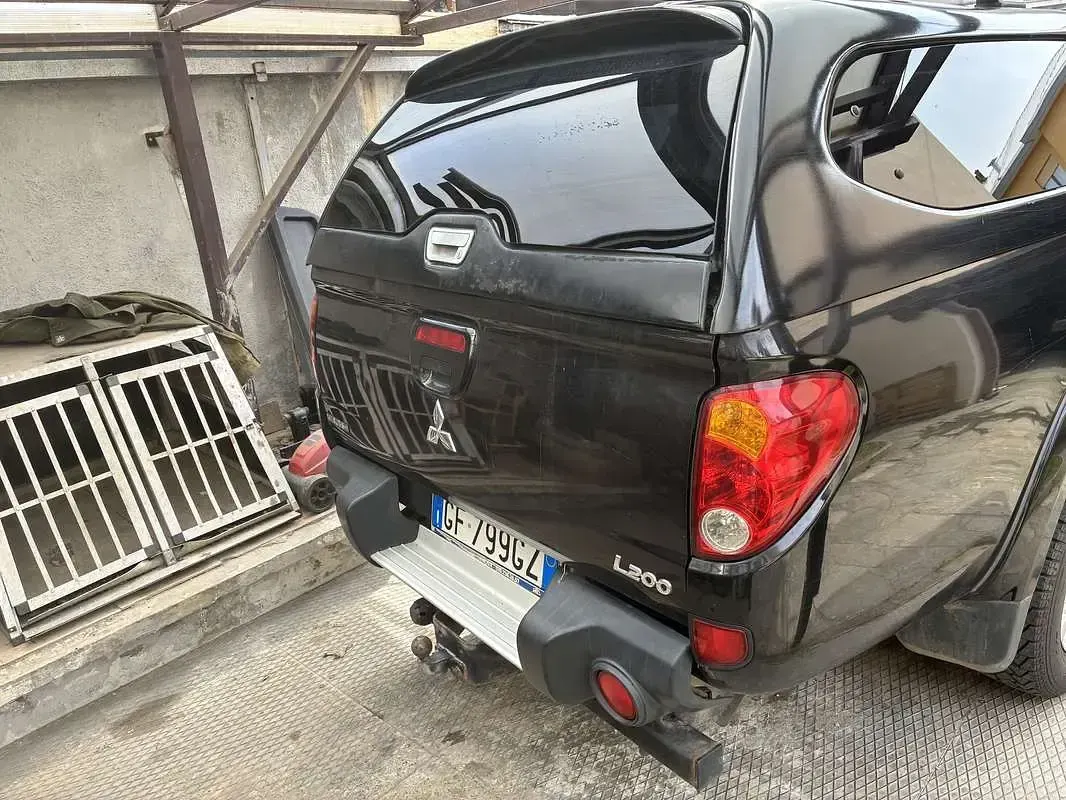 Usata Mitsubishi L200 Intense+ 178 CV (130 kW) 2013 Nero Pick-up