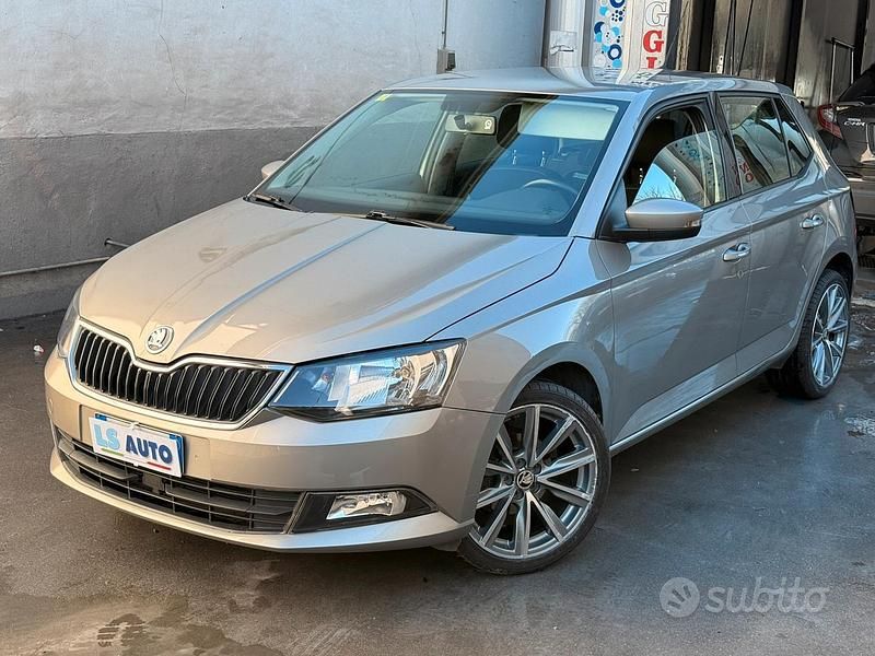 Usata Skoda Fabia Style 90 CV (66 kW) 2015 Grigio Utilitaria