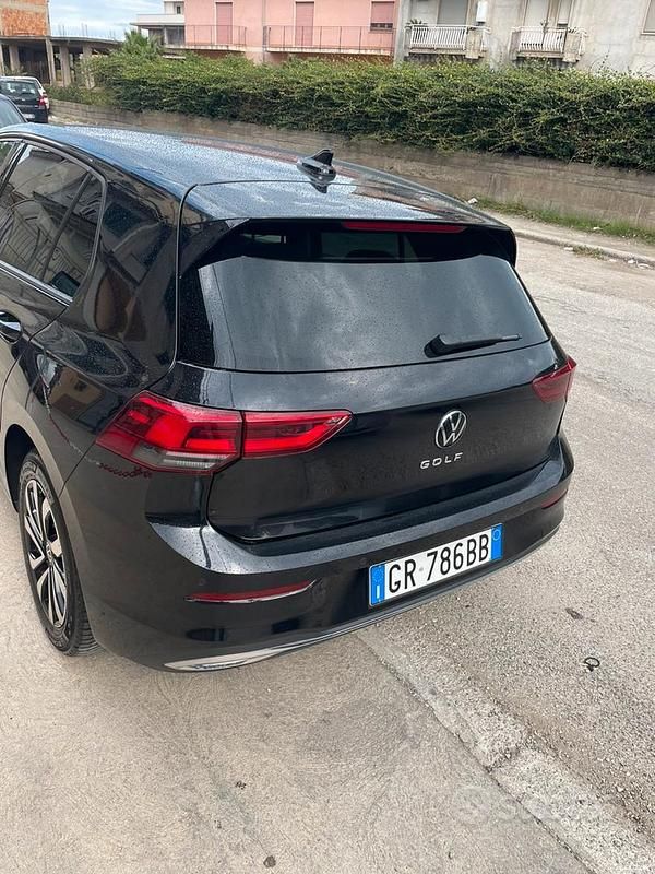 Usata VW Golf VII 150 CV (110 kW) 2021 Nero Utilitaria