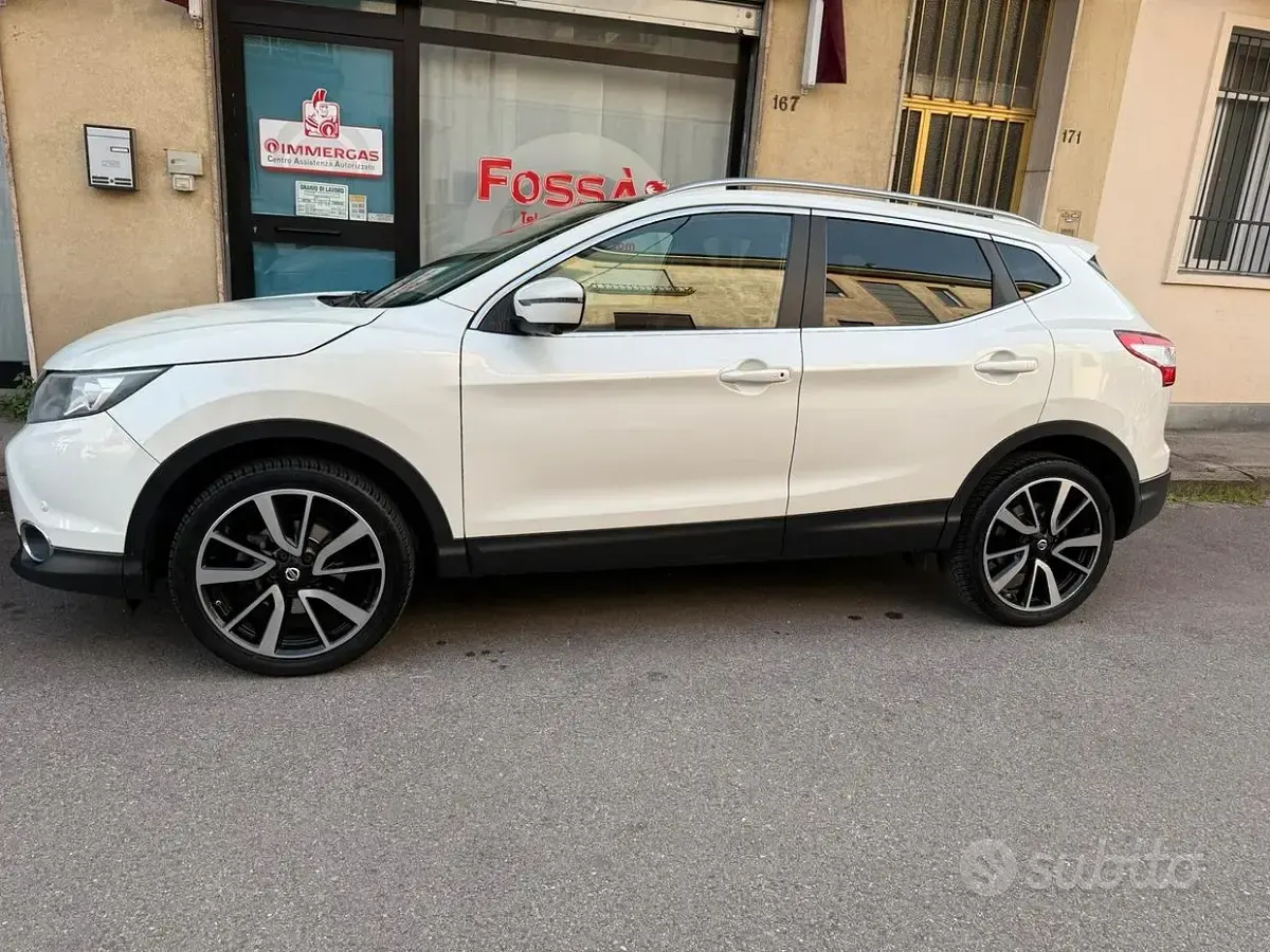 Usata Nissan Qashqai 110 CV (80 kW) 2016 Bianco SUV