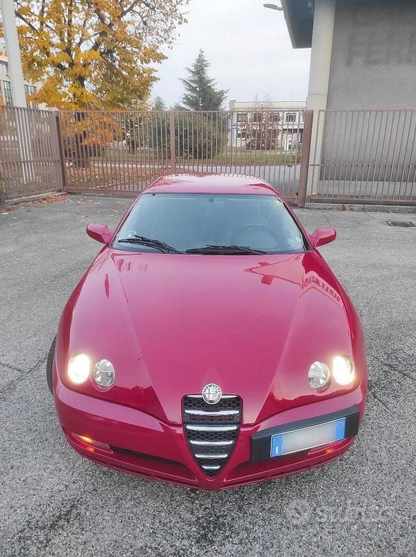 Rosso Usata 2004 Alfa Romeo GTV Coupé | 7900 € (Buon prezzo) - Immagine 1/4