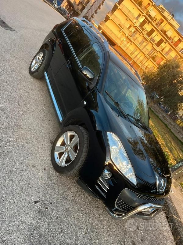 Nero Usata 2011 Peugeot 4007 SUV | 4700 € (Buon prezzo) - Immagine 1/4