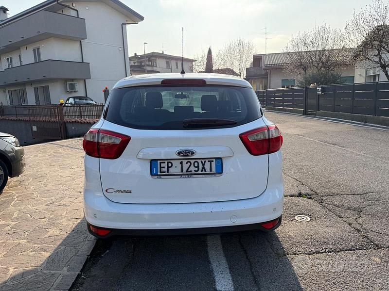 Begagnad Ford C-MAX Titanium 115 HK (84 kW) 2012 Vit Minibuss