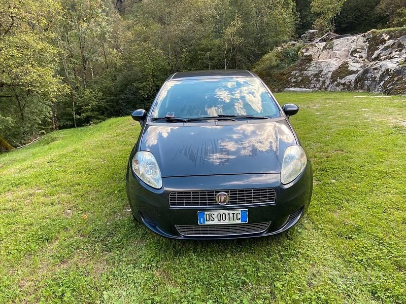 Usata Fiat Grande Punto 75 CV (55 kW) 2008 Nero Utilitaria