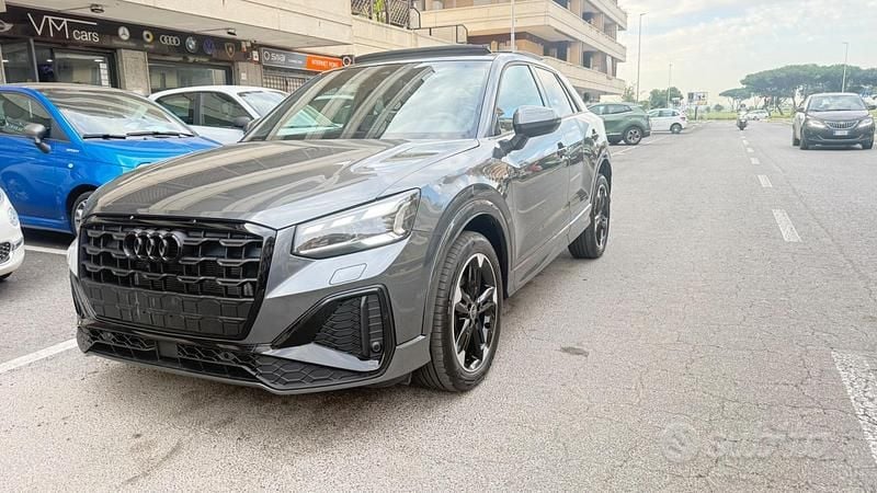 Usata Audi Q2 Ambiente 150 CV (110 kW) 2024 Grigio SUV