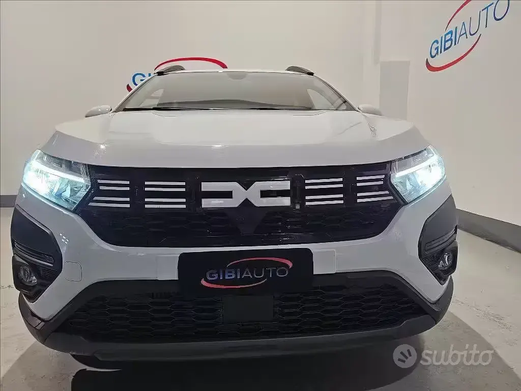 Usata Dacia Jogger Expression 101 CV (74 kW) 2023 Bianco Monovolume