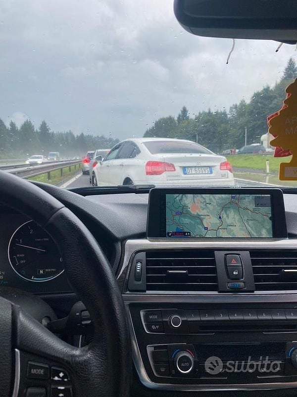 Usata BMW 320 Luxury Line 184 CV (135 kW) 2013 Blu Berlina