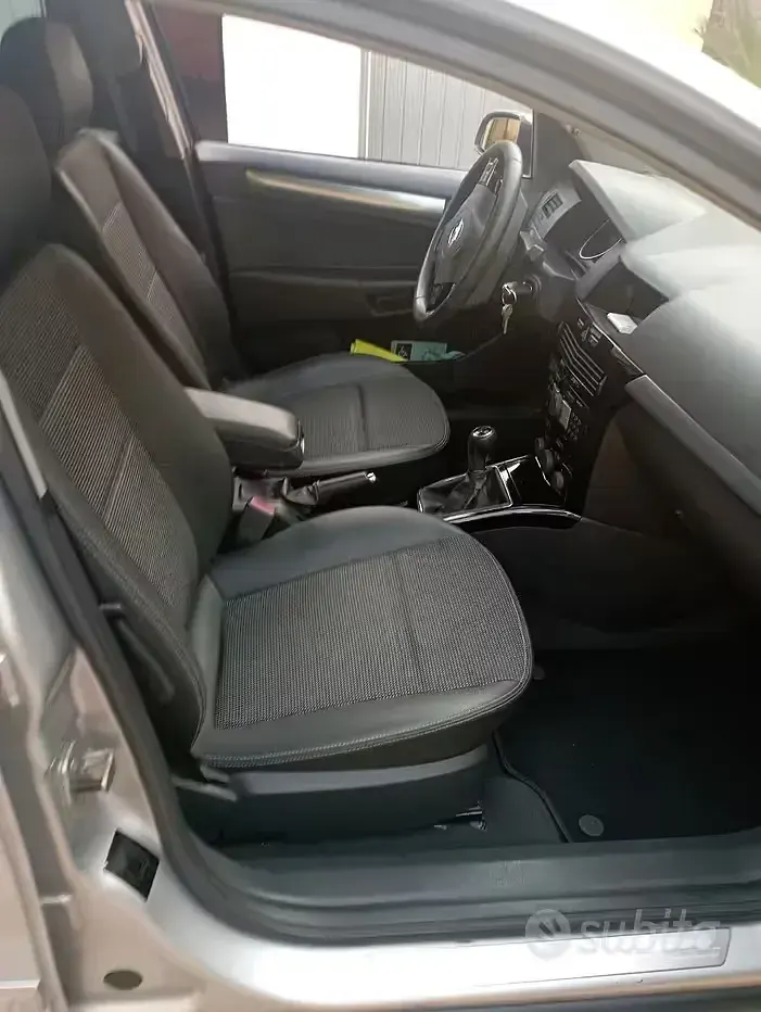 Usata Opel Astra 115 CV (84 kW) 2007 Grigio Station wagon