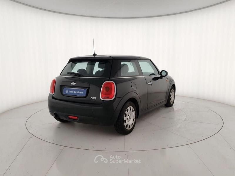 Usata Mini ONE 75 CV (55 kW) 2016 Nero Utilitaria