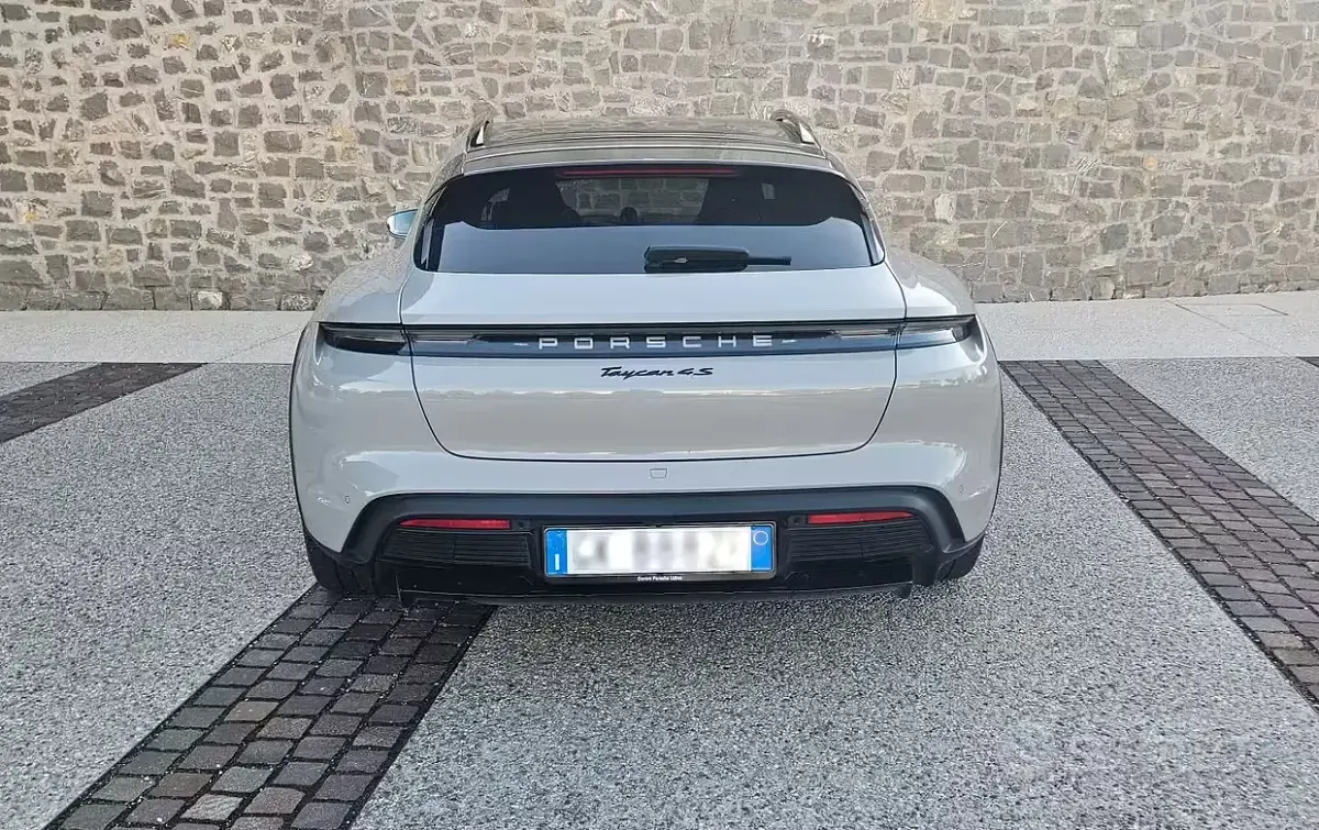 Occasion Porsche Taycan Cross Turismo 113 kW (154 PK) 2022 Grijs Stationwagen