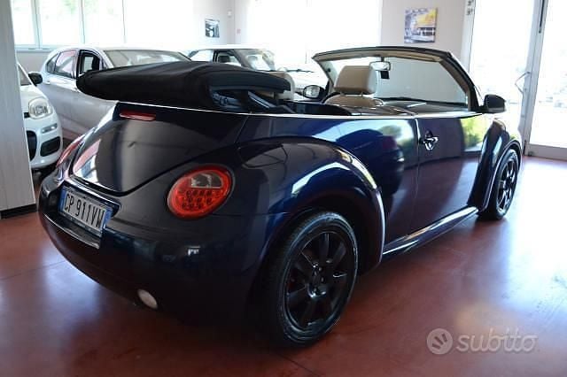 Usata VW New Beetle Cabriolet 103 CV (75 kW) 2004 Blu/azzurroblu Cabrio