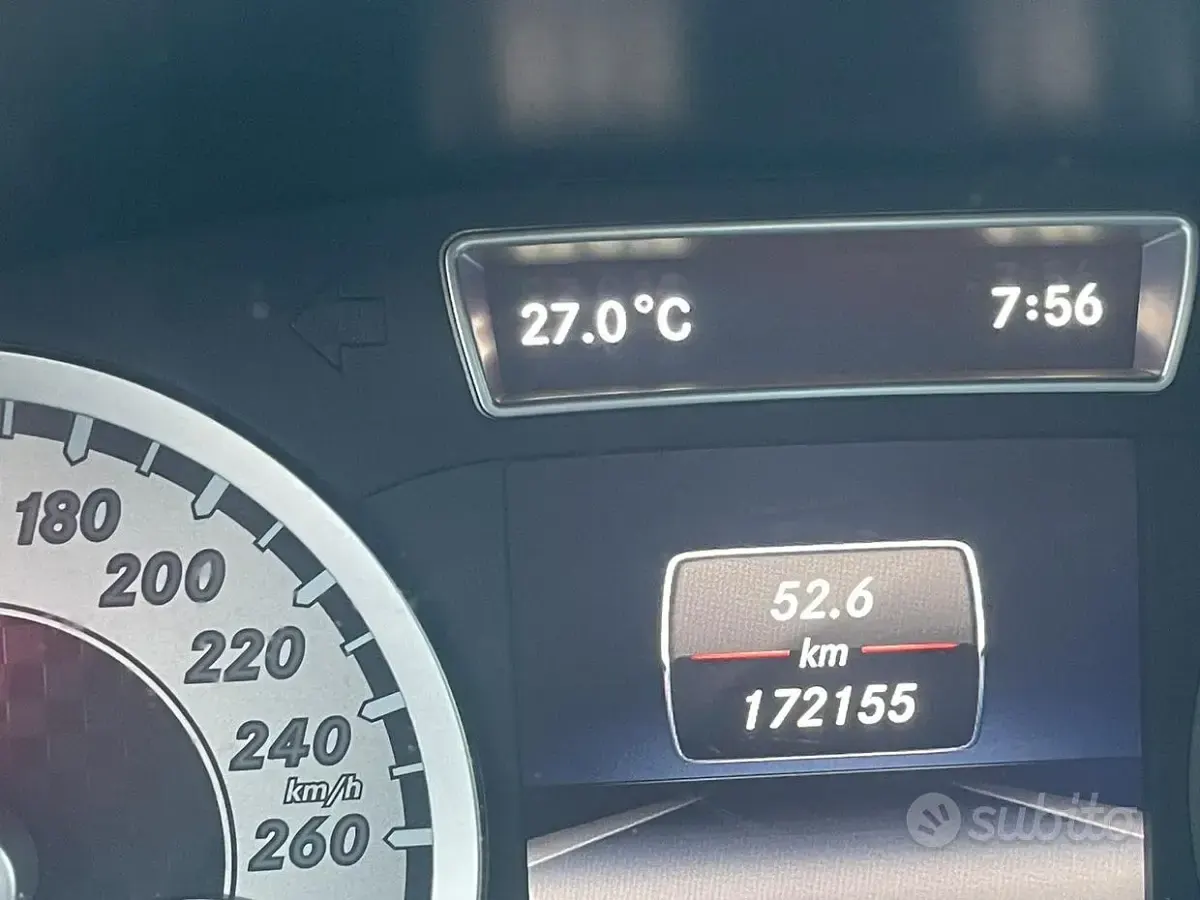 Usata Mercedes A180 109 CV (80 kW) 2015 Bianco Utilitaria