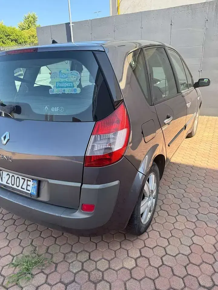 Usata Renault Scenic E-Tech Exception 120 CV (88 kW) 2004 Grigio Monovolume