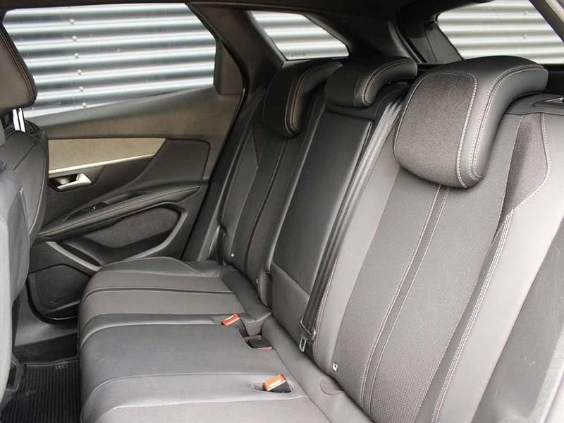 Usata Peugeot 3008 GT-line 131 CV (96 kW) 2023 Grigio SUV