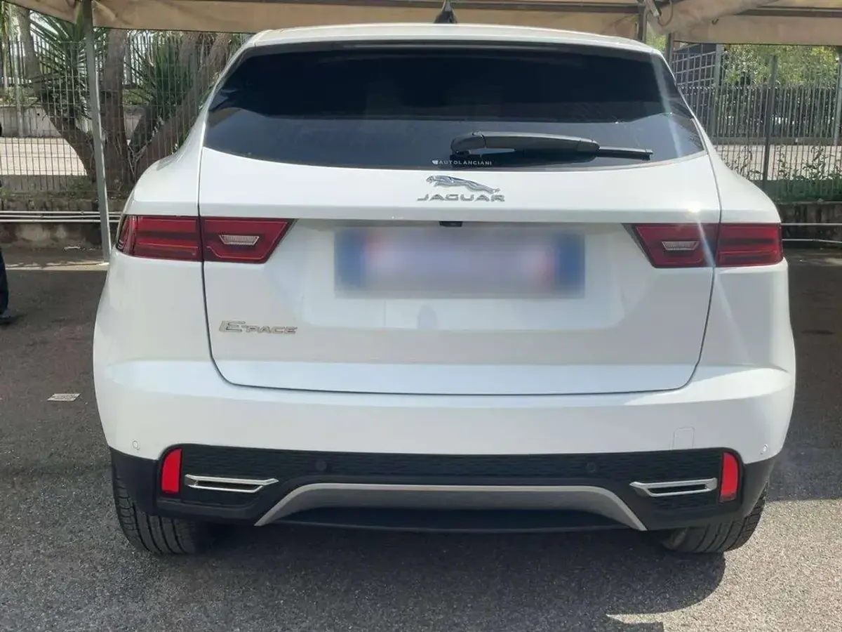 Usata Jaguar E-Pace 163 CV (119 kW) 2021 Bianco SUV