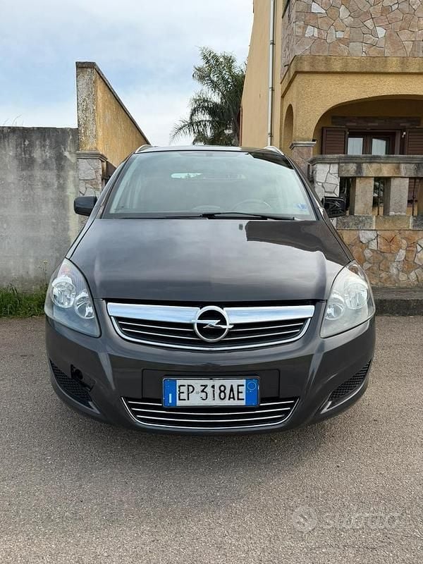 Usata Opel Zafira Edition 150 CV (110 kW) 2012 Grigio Monovolume