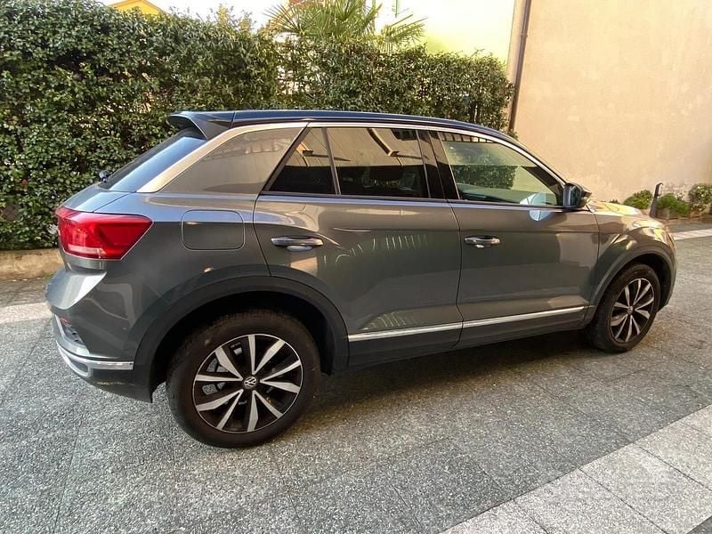 Usata VW T-Roc 115 CV (84 kW) 2018 Grigio SUV