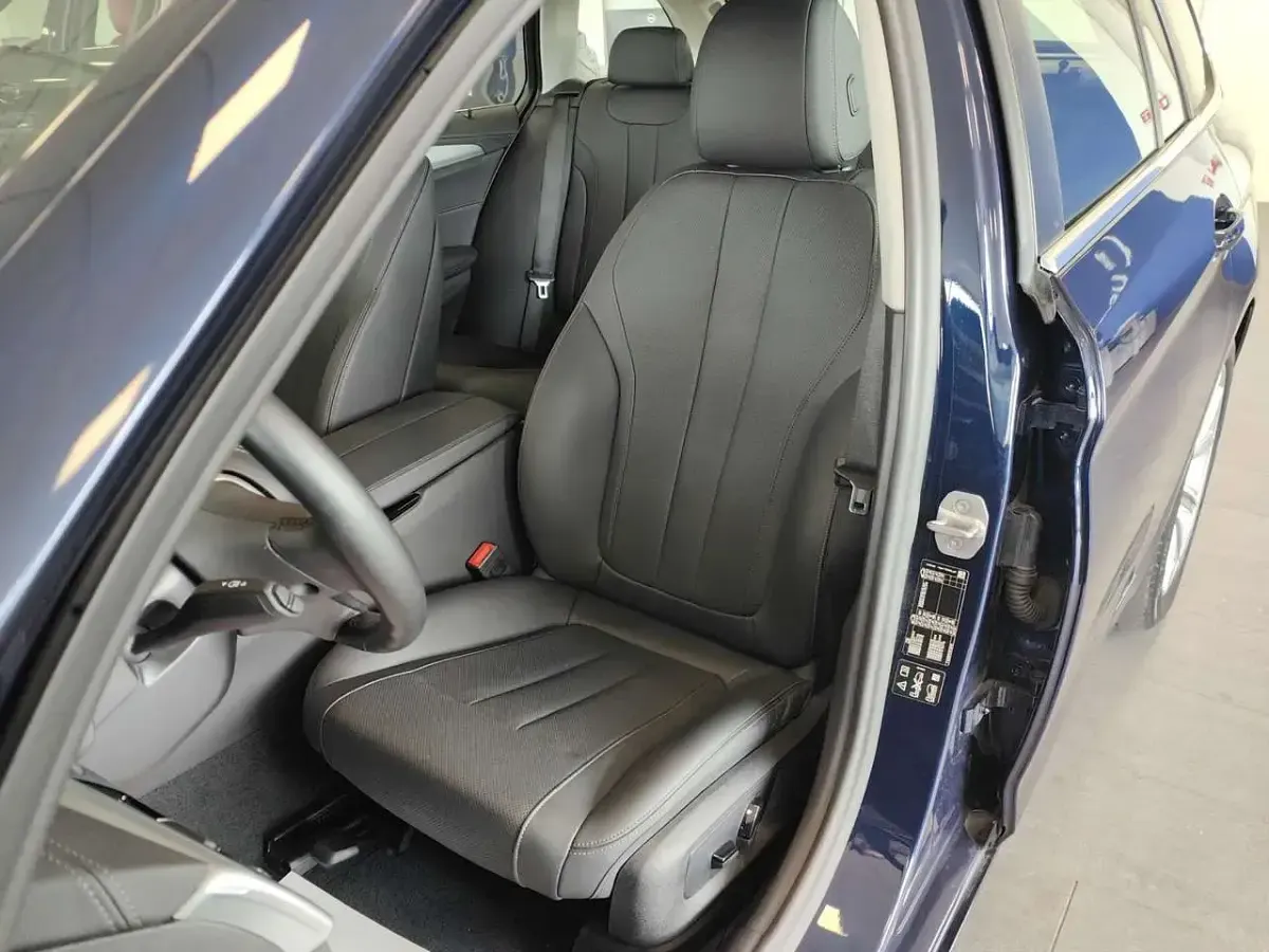 Usata BMW 520 190 CV (139 kW) 2022 Blu/azzurro Berlina