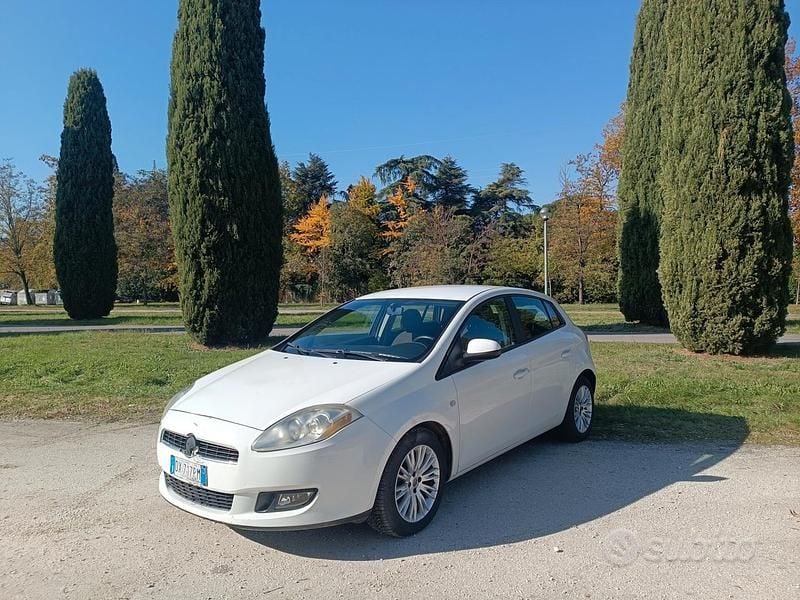 Bianco Usata 2008 Fiat Bravo Dynamic Due volumi | 2000 € (Ottimo prezzo) - Immagine 1/4