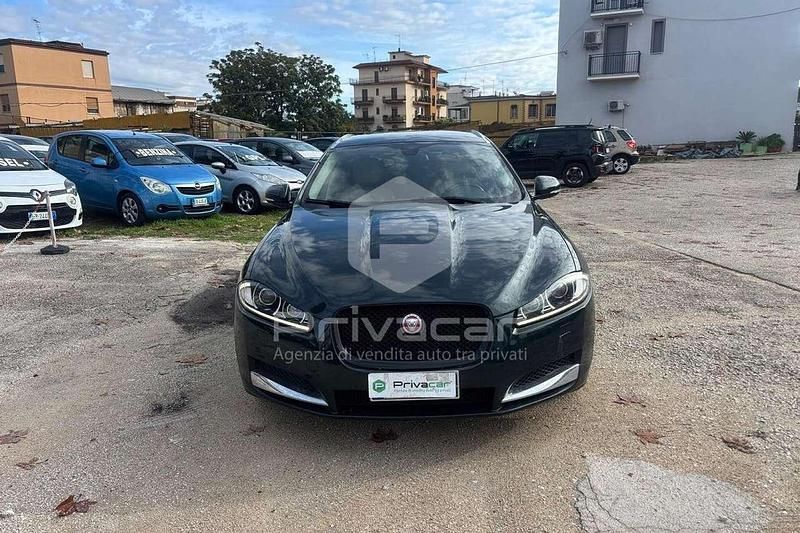 Usata Jaguar XF Sportbrake Business Edition 163 CV (119 kW) 2014 Verde Station wagon