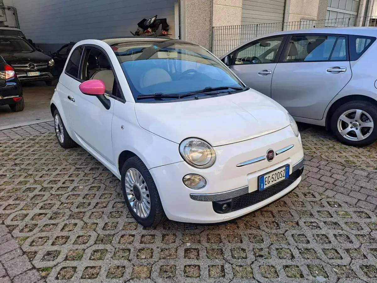 Usata Fiat 500 Lounge 69 CV (50 kW) 2011 Bianco Utilitaria