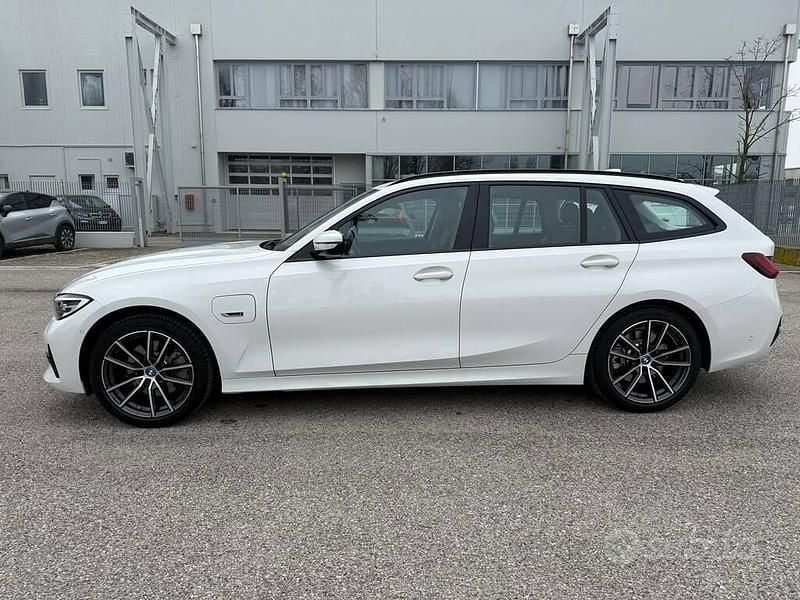 Usata BMW 320 Sport Line 2022 Bianco Station wagon