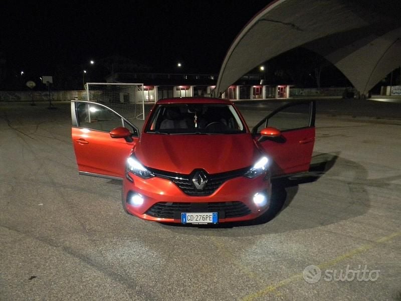 Rosso Usata 2021 Renault Clio V Intens Utilitaria | 10.999 € (Ottimo prezzo) - Immagine 1/4