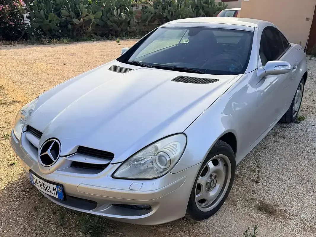 Usata Mercedes SLK200 163 CV (119 kW) 2006 Argento Cabrio
