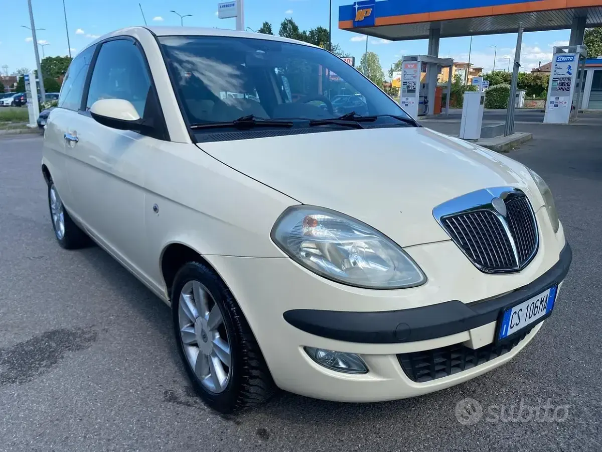 Gebraucht Lancia Ypsilon 60 PS (44 kW) 2004 Beige Kleinwagen