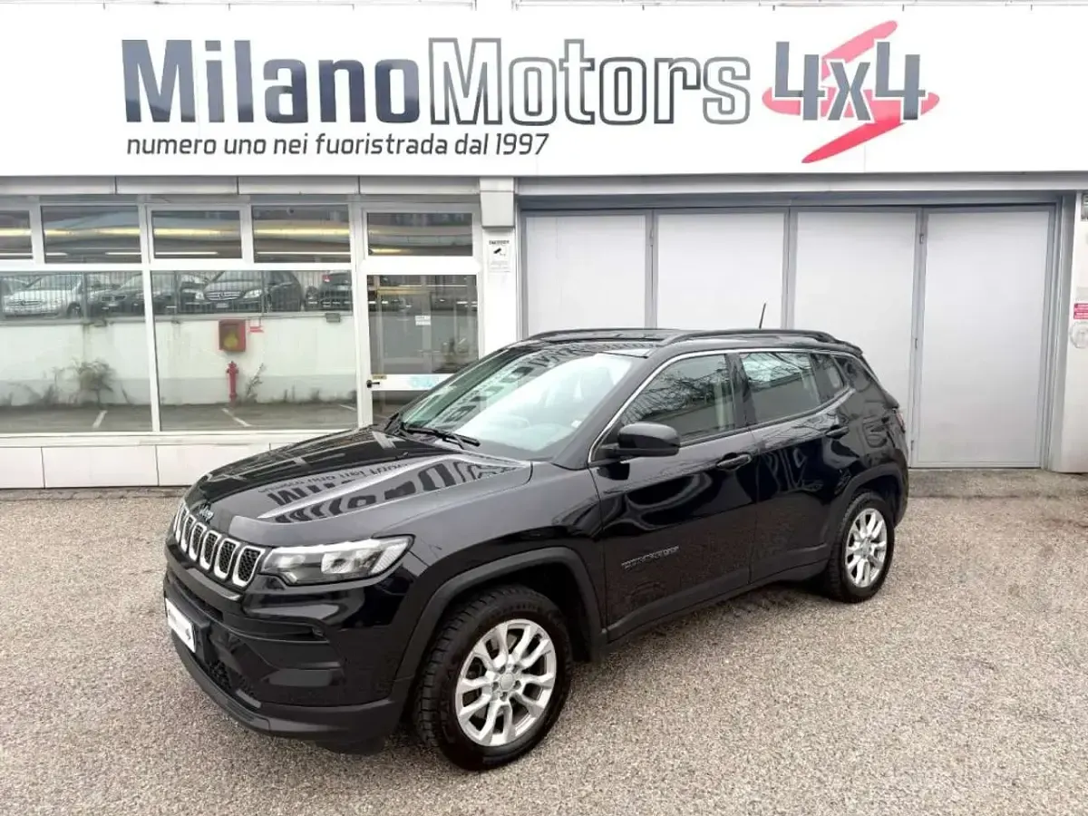 Usado Jeep Compass Night Eagle 190 CV (139 kW) 2022 Negro SUV