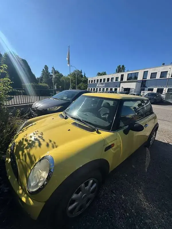 Usata Mini One D 75 CV (55 kW) 2004 Giallo Utilitaria
