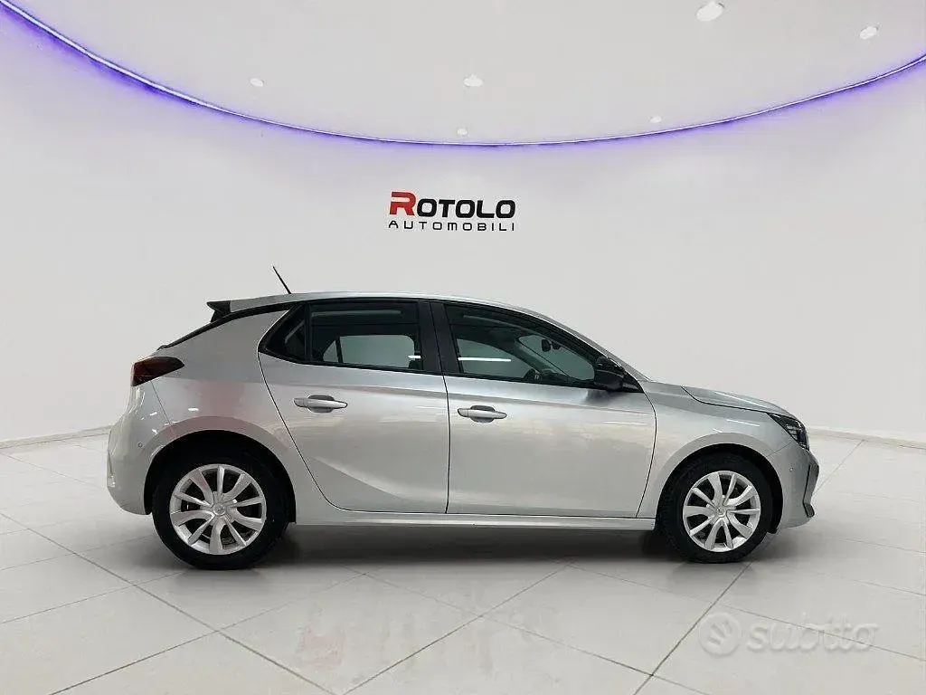 Usata Opel Corsa 101 CV (74 kW) 2024 Grigio Utilitaria