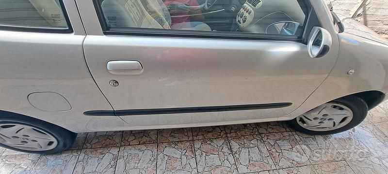 Usata Fiat 600 54 CV (39 kW) 2006 Grigio Utilitaria