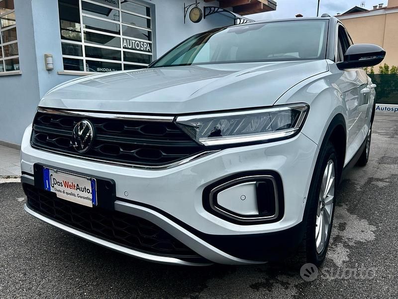Usata VW T-Roc Life 110 CV (80 kW) 2023 Bianco SUV