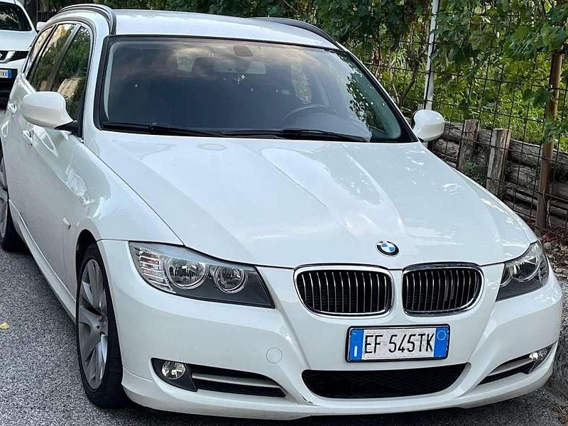 Bianco Usata 2011 BMW 320 Station wagon | 5500 € (Buon prezzo) - Immagine 1/4