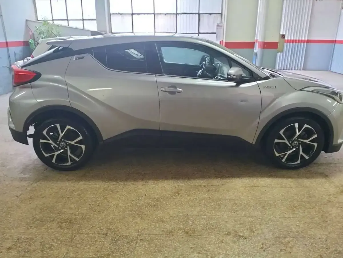 Usata Toyota C-HR Style 98 CV (72 kW) 2019 Grigio SUV