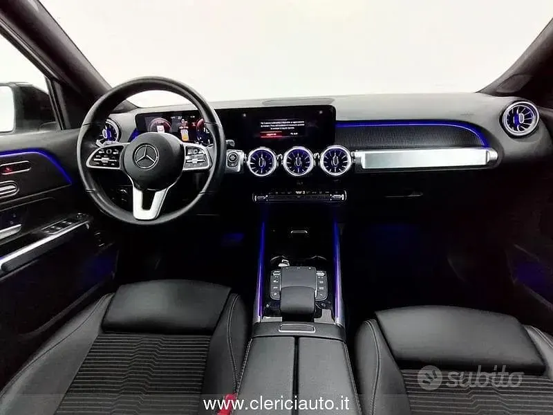 Usata Mercedes GLB200 150 CV (110 kW) 2022 Grigio SUV