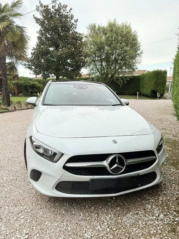 Bianco Usata 2023 Mercedes A180 Progressive Due volumi | 25.000 € (Ottimo prezzo) - Immagine 1/4