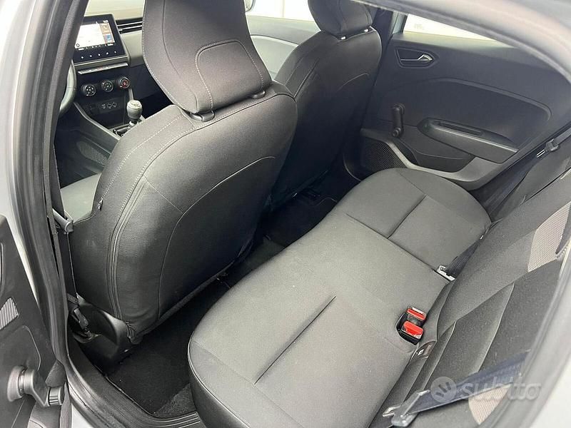 Usata Renault Clio V Business 86 CV (63 kW) 2020 Grigio Berlina