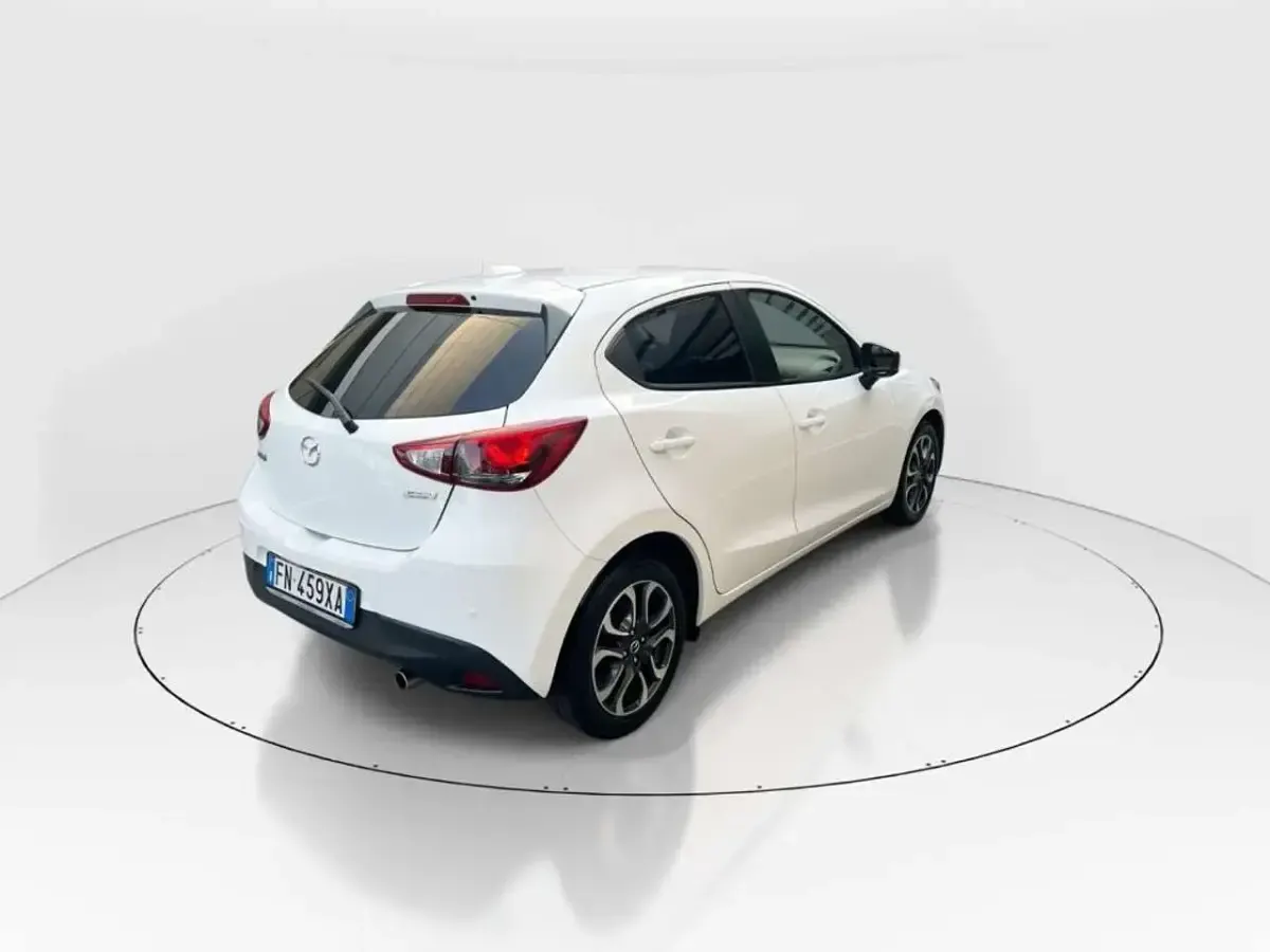 Usata Mazda 2 Exceed 105 CV (77 kW) 2018 Arctic white Berlina