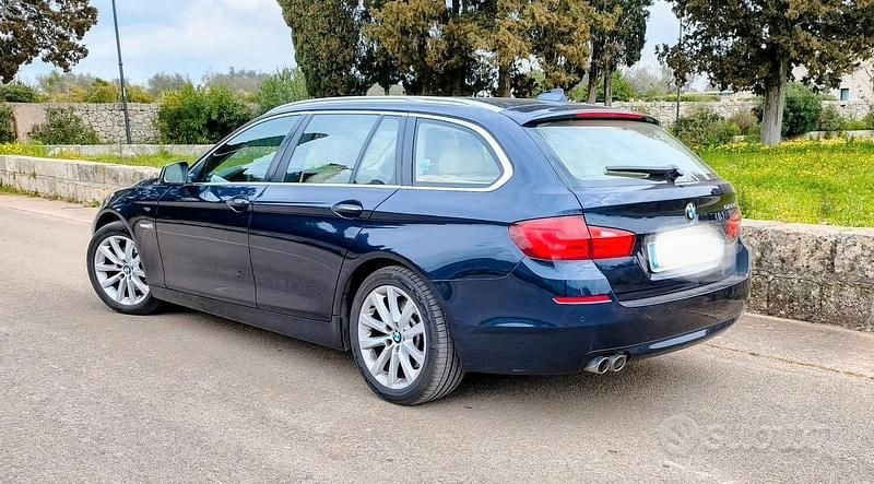Usata BMW 520 Luxury Line 184 CV (135 kW) 2014 Blu Station wagon
